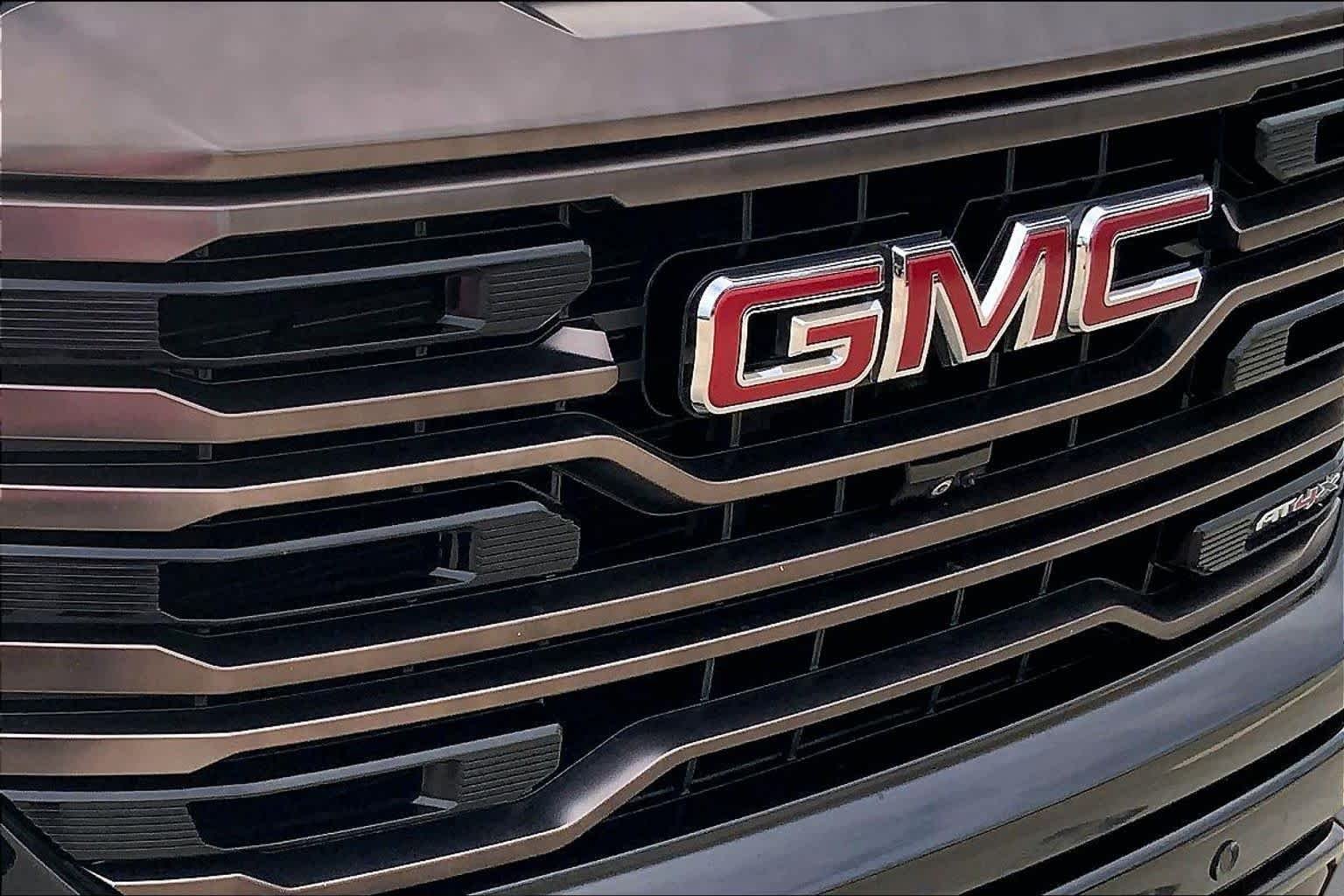 Used 2022 Onyx Black GMC AT4X image 30