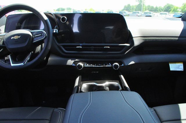 New 2025 Black Chevrolet LT - Extended Range image 14