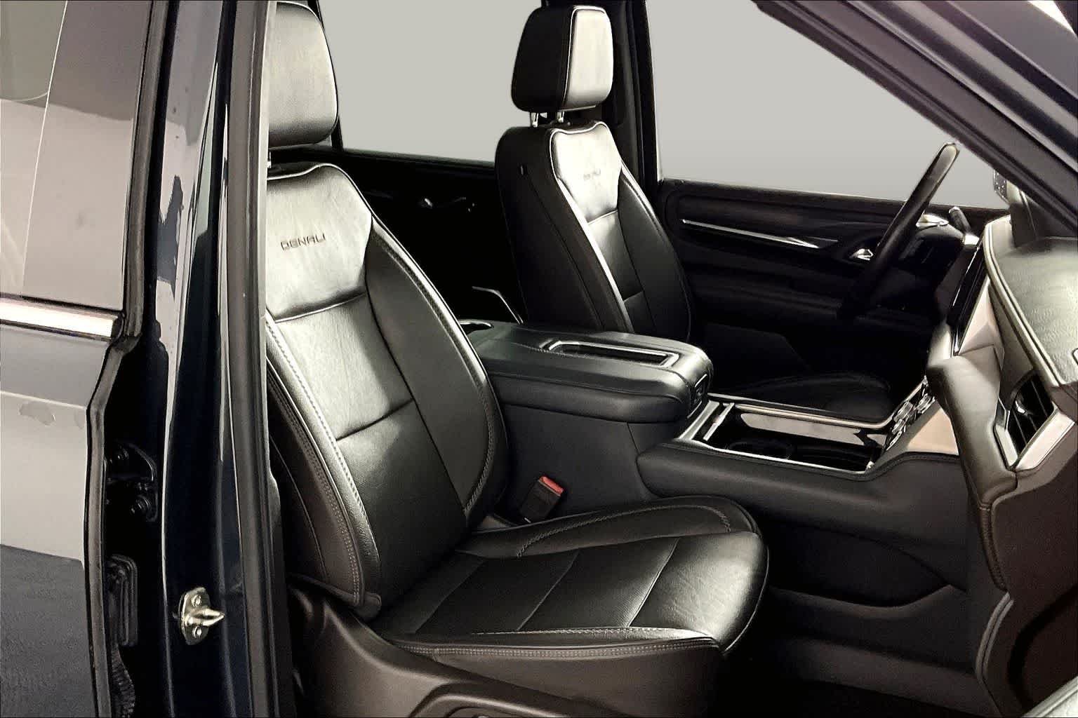 2021 GMC Yukon Denali - Photo 25