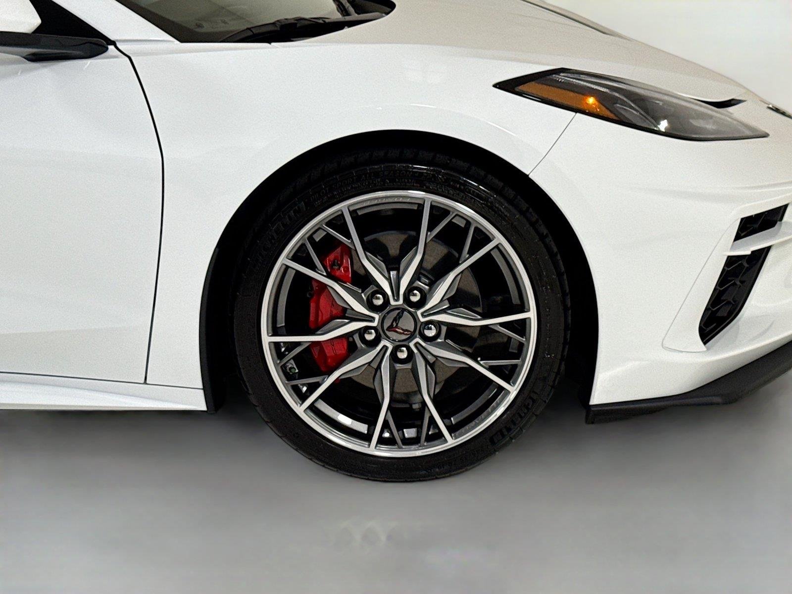 Used 2026 Arctic White Chevrolet 1LT | Performance Exhaust | Paint Matched Accents image 39