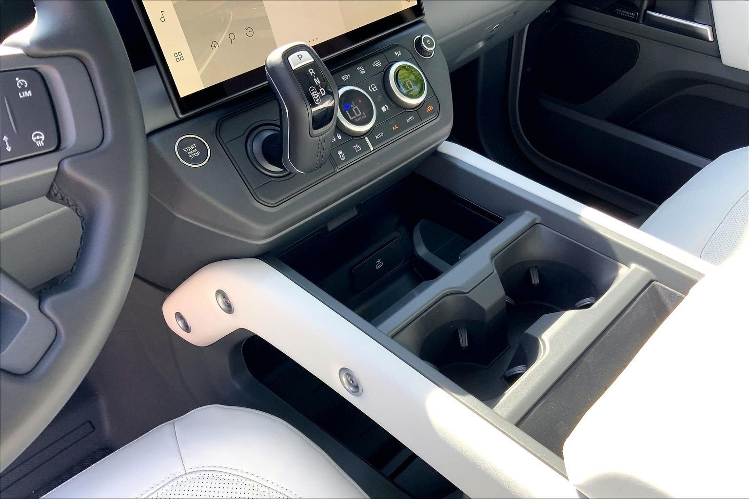 New 2026 Borasco Grey LAND ROVER X-Dynamic SE image 7