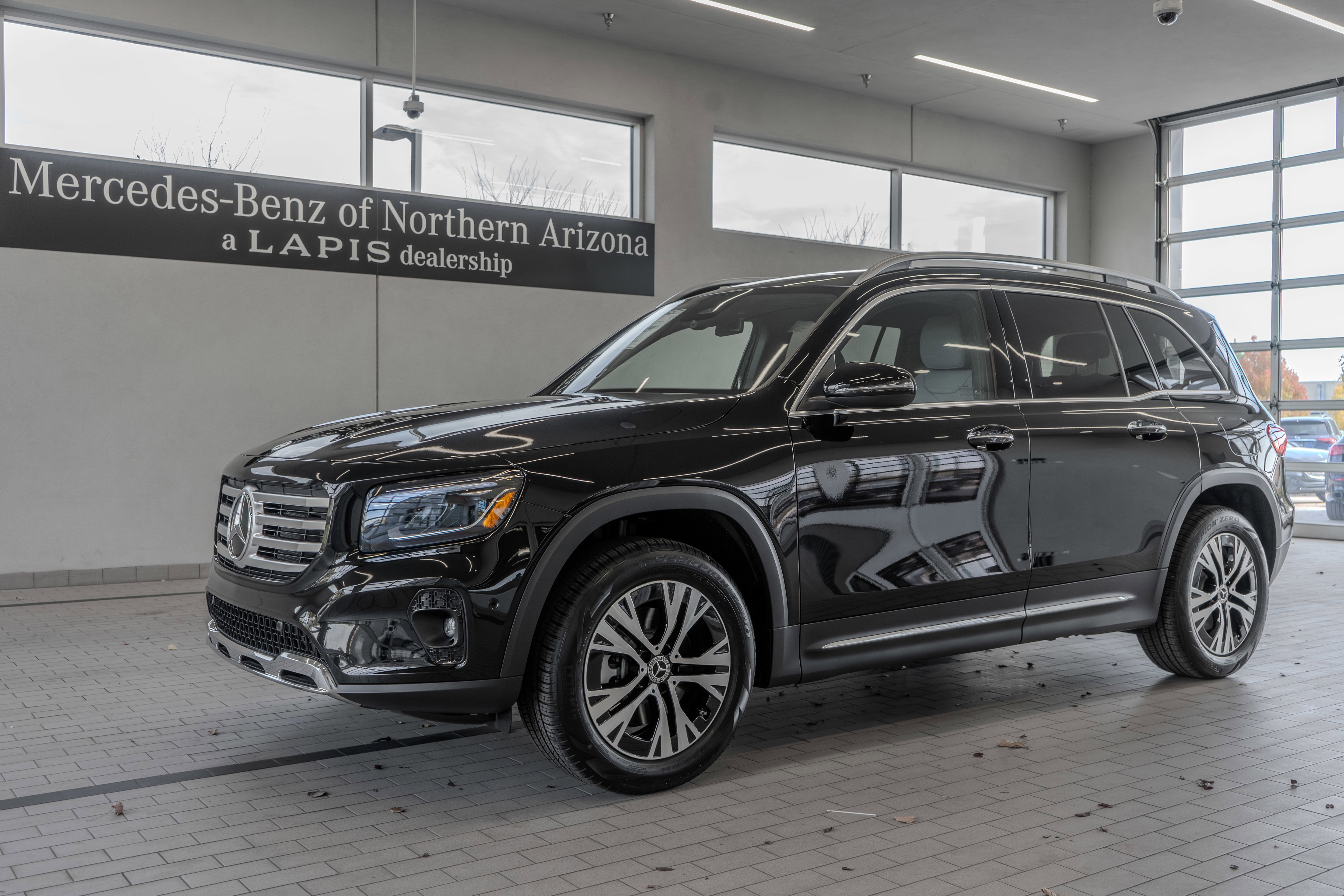 New 2026 Night Black Mercedes-Benz GLB 250 image 39