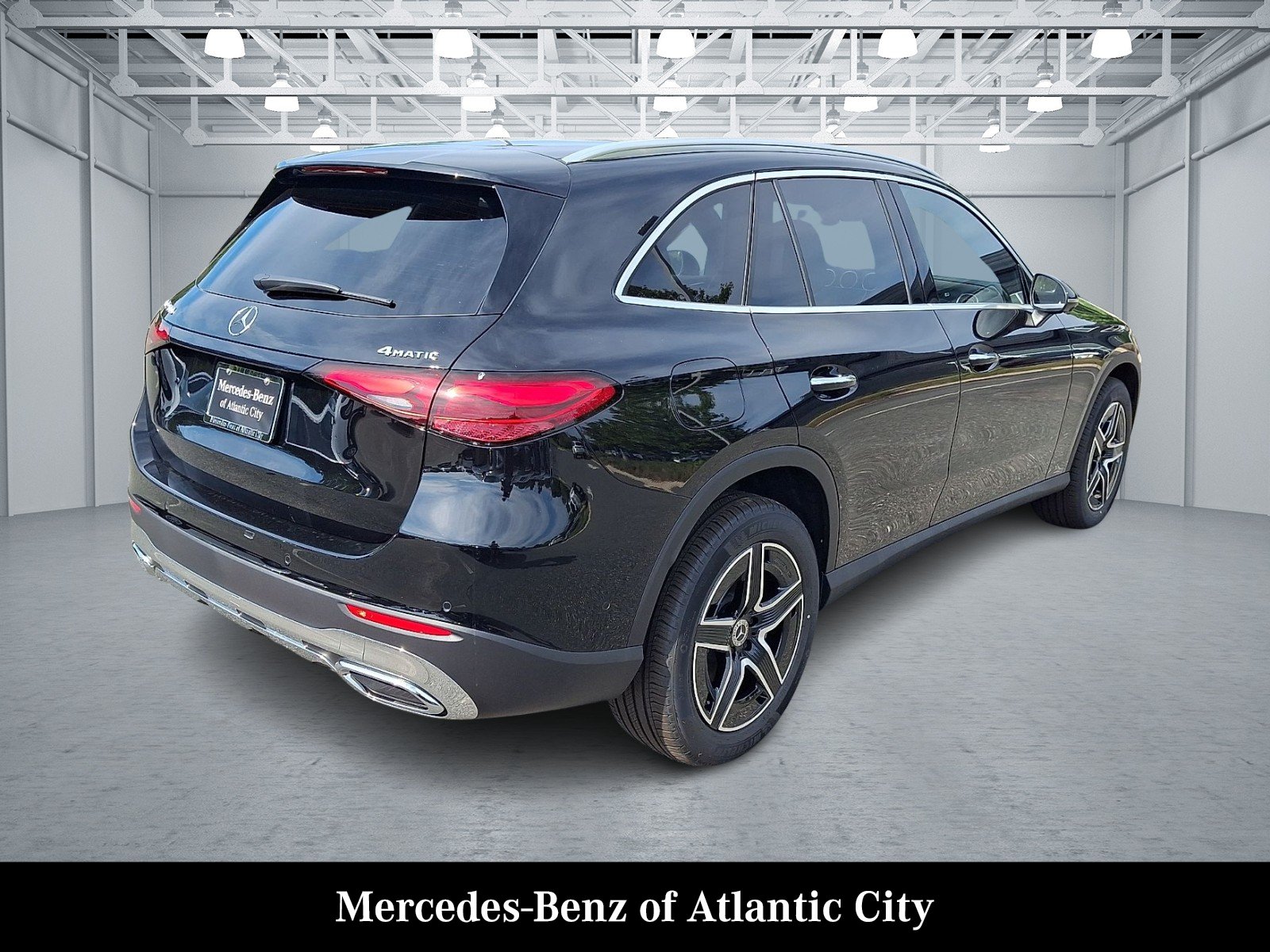 New 2027 Black Mercedes-Benz GLC 300 image 4