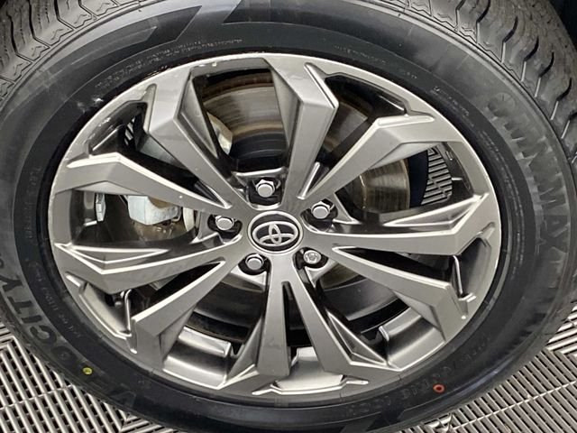 Used 2024 Blue Toyota XLE Premium image 29