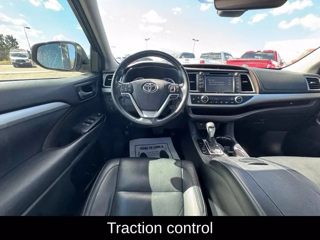 Used 2017 Gray Toyota XLE image 22