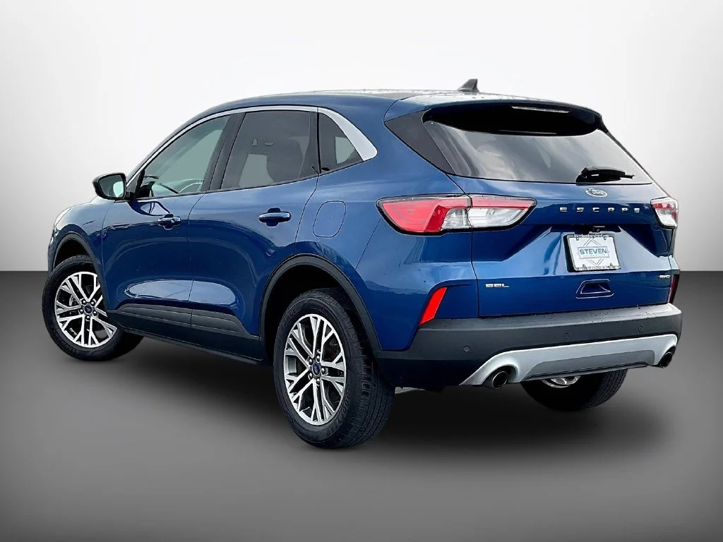Used 2022 Blue Ford SEL image 4