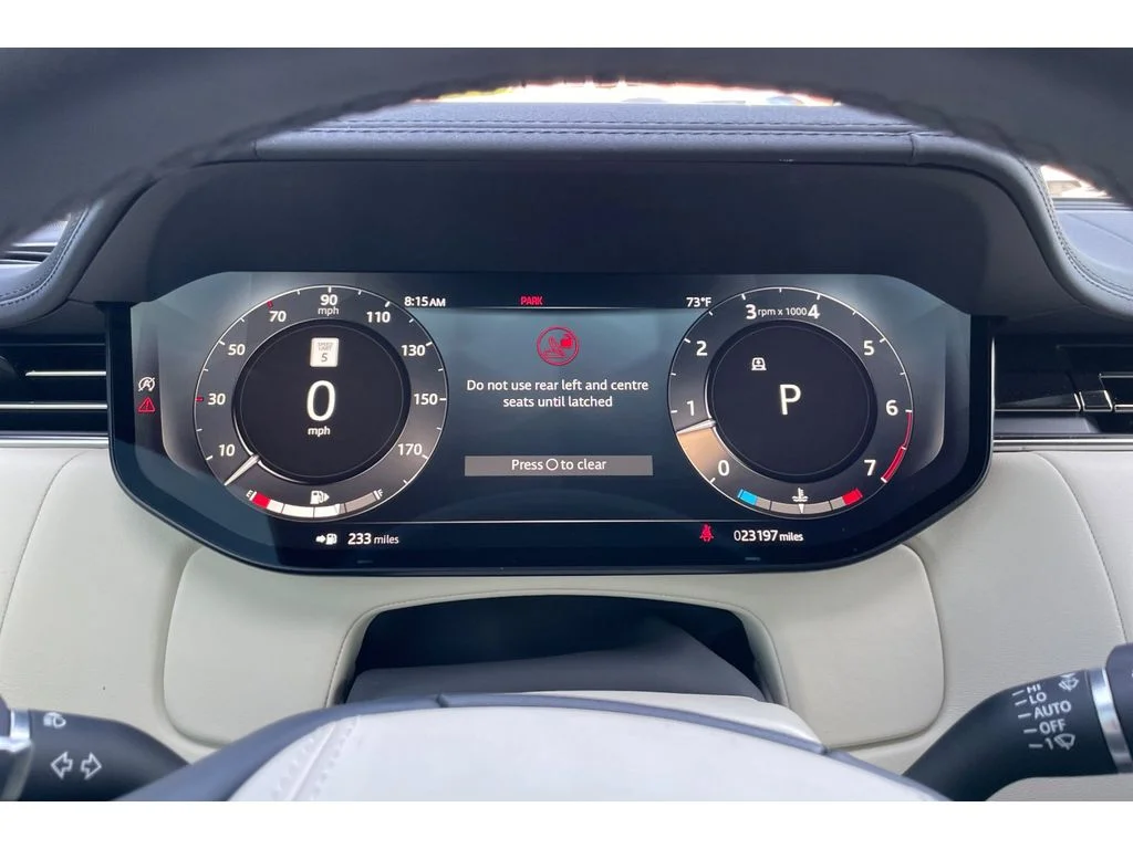 Used 2023 Fuji White Land Rover SE image 40