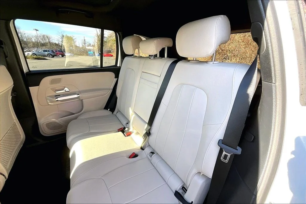 New 2026 White Mercedes-Benz GLB 250 image 10