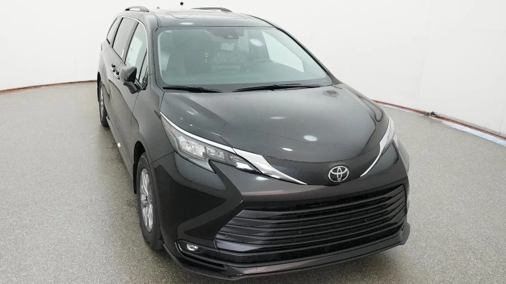 New 2026 Midnight Black Metallic Toyota XLE image 12