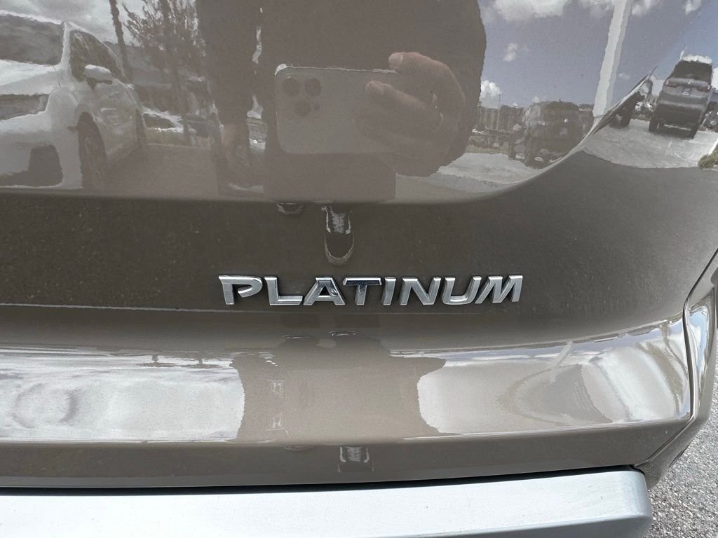 Used 2023 Beige Nissan Platinum image 9