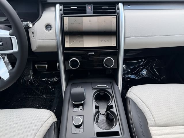 New 2026 Fuji White Land Rover Gemini Edition image 15