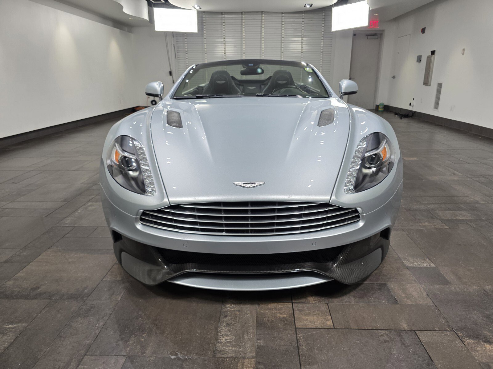 Used 2017 Q Titanium Silver Aston Martin Volante image 7