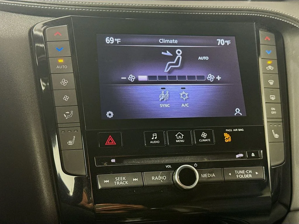 Certified Used 2023 Gray INFINITI LUXE image 19
