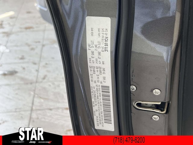 Used 2019 Granite Crystal Metallic Clearcoat Jeep Limited image 19