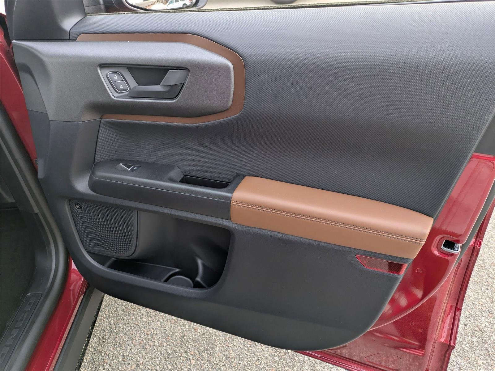 New 2025 Ruby Red Metallic Tinted Clearcoat Ford Outer Banks® image 31
