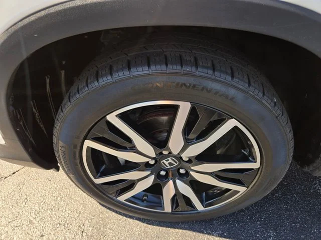 Used 2019 White Honda Touring image 27