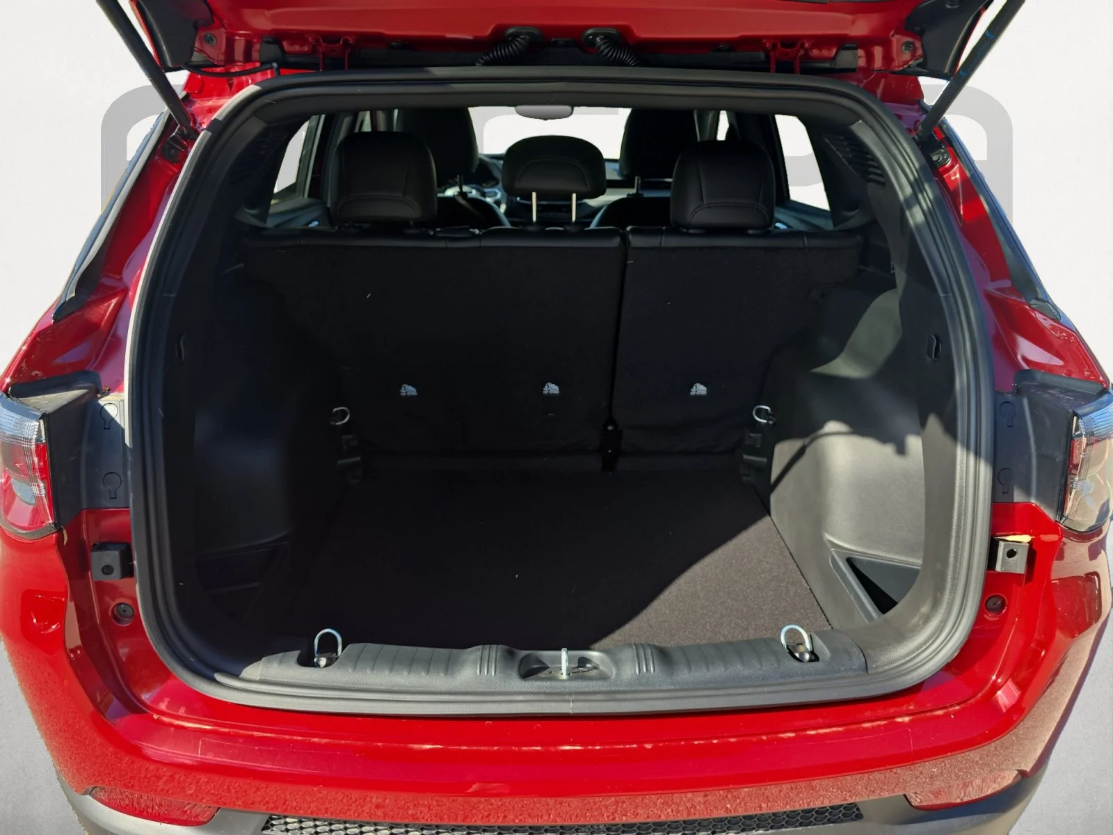 New 2026 Red Hot Pearlcoat Jeep Latitude Altitude image 12
