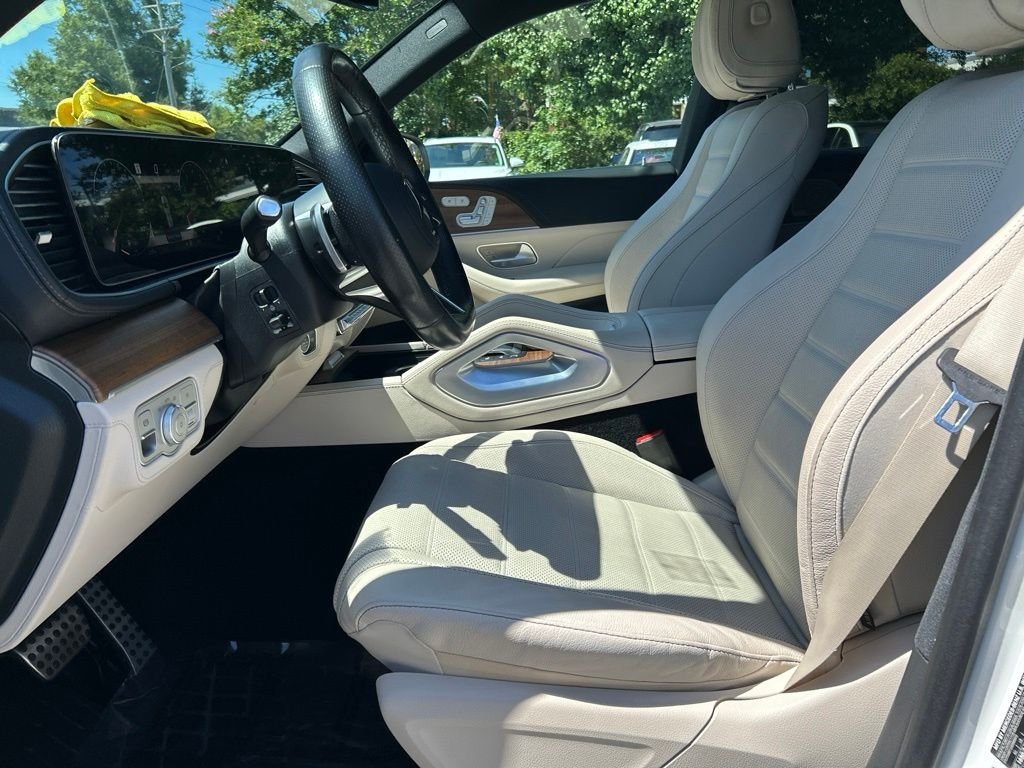 Used 2025  Mercedes-Benz GLS 580 image 16