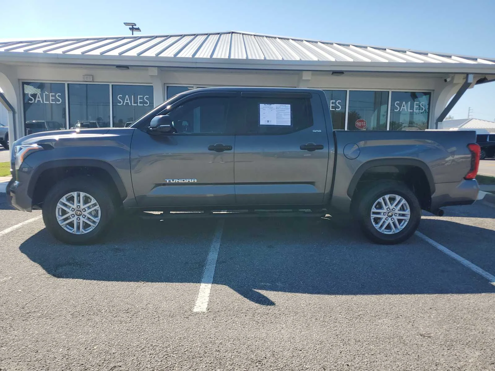 Used 2025  Toyota SR image 2