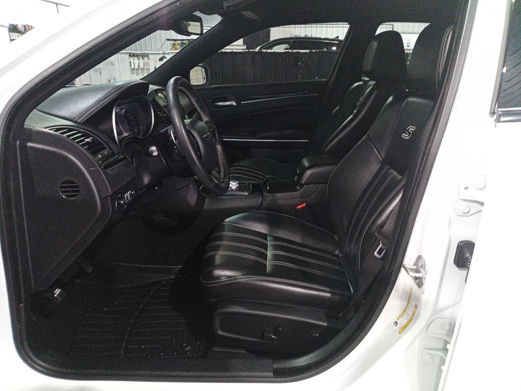 Used 2022 White Chrysler S image 13