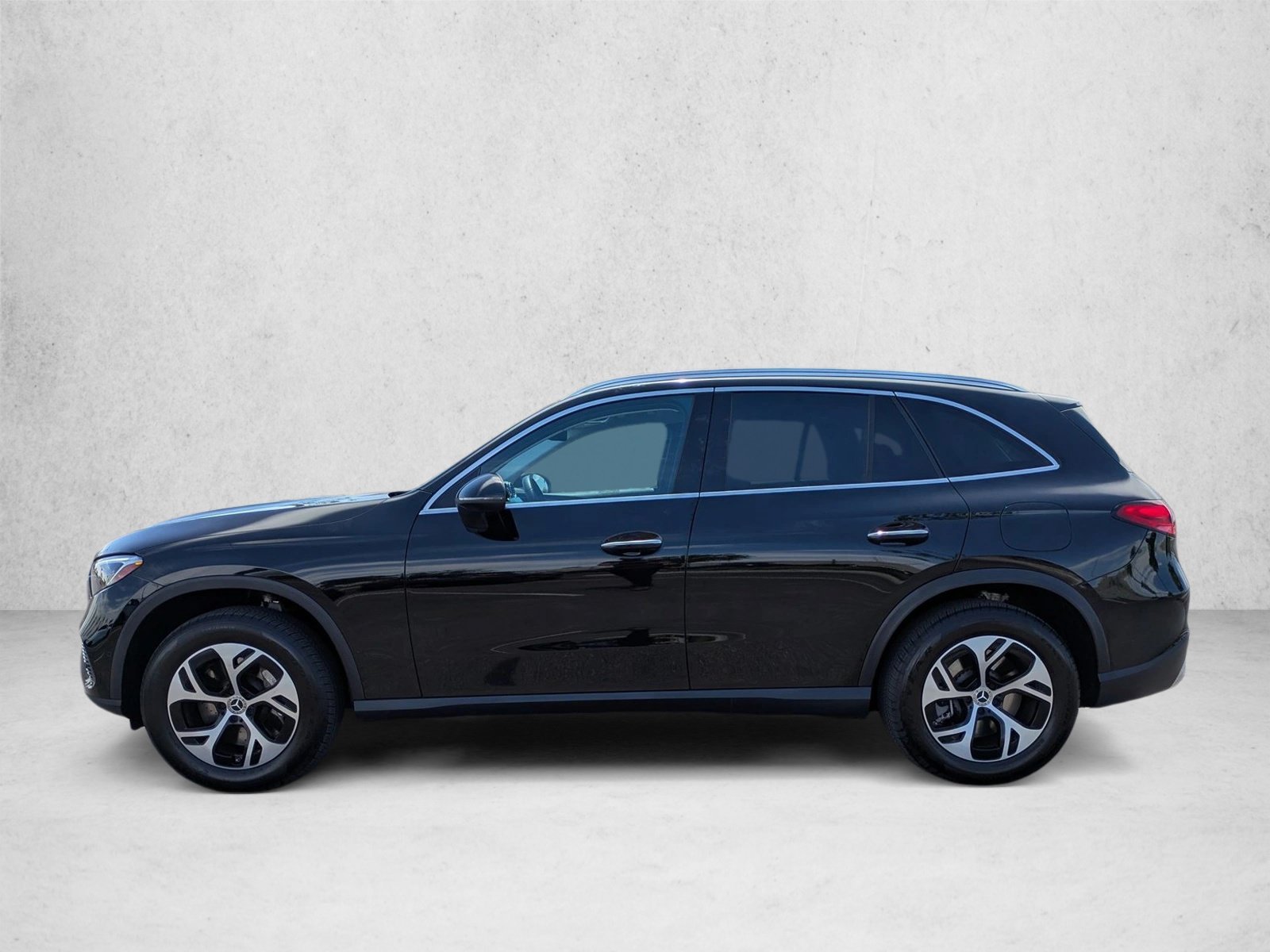 Used 2025 Black Mercedes-Benz GLC 350e image 9