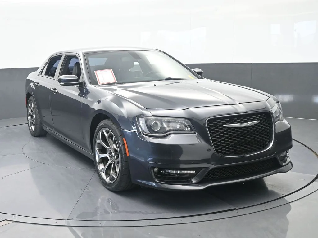 Used 2018 Maximum Steel Metallic Clearcoat Chrysler S image 9