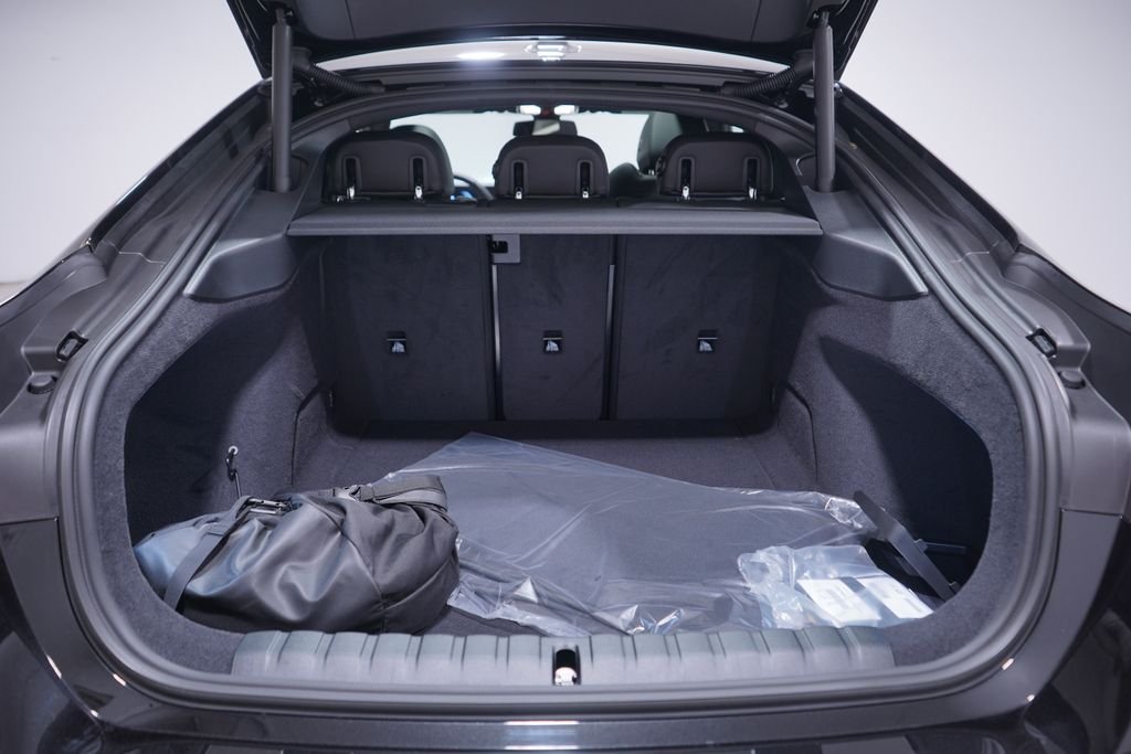 New 2026 Black Sapphire Metallic BMW xDrive40 image 13