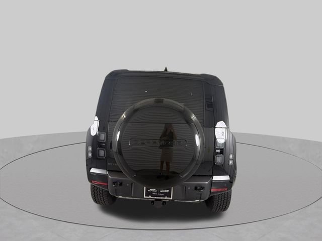 New 2026 Santorini Black Land Rover X-Dynamic SE image 6