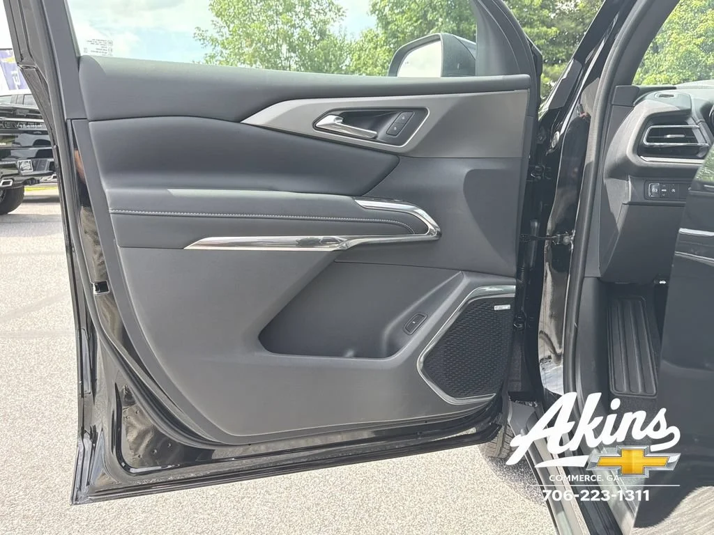 New 2026 Mosaic Black Metallic Chevrolet LT image 15