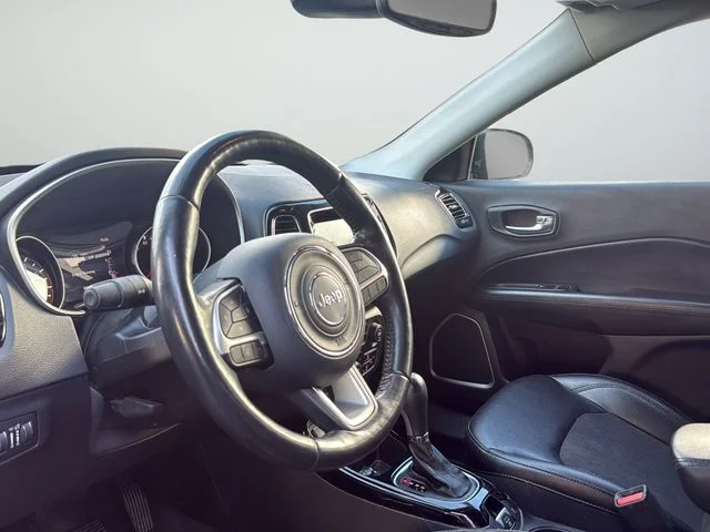 Used 2018 Black Jeep Latitude image 11