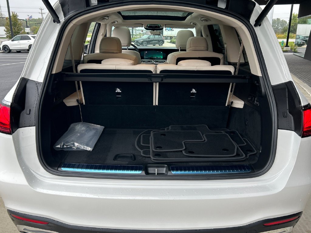 New 2027 Polar White Mercedes-Benz GLS 450 image 7