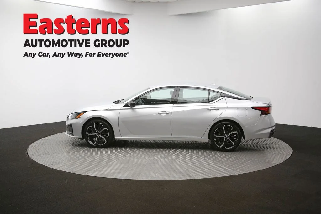 Used 2024 Silver Nissan 2.5 SR image 59