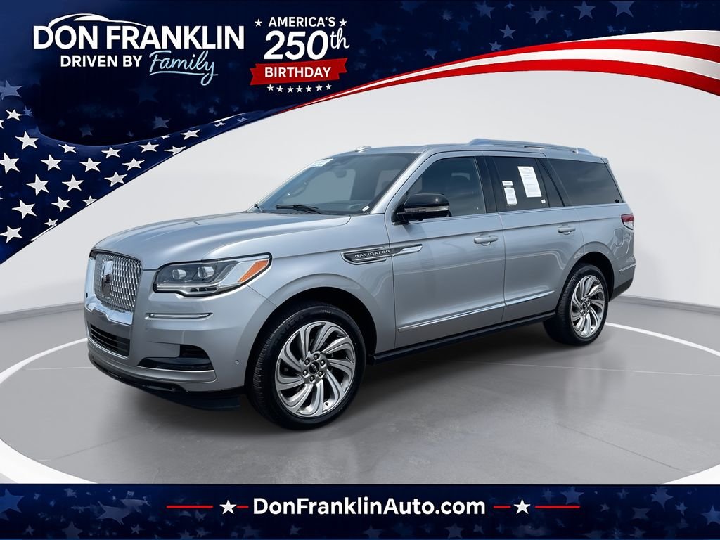 Used 2023 Silver Lincoln Reserve image 1