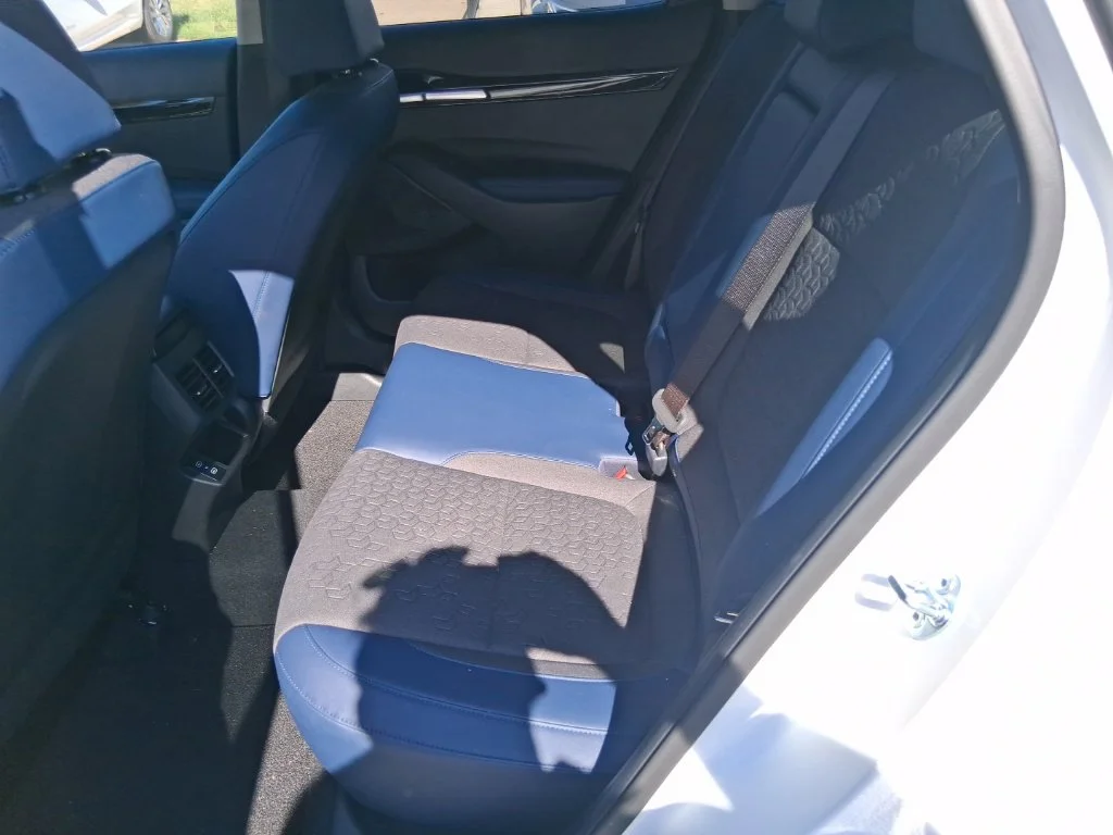 Certified Used 2025 White Kia S image 16