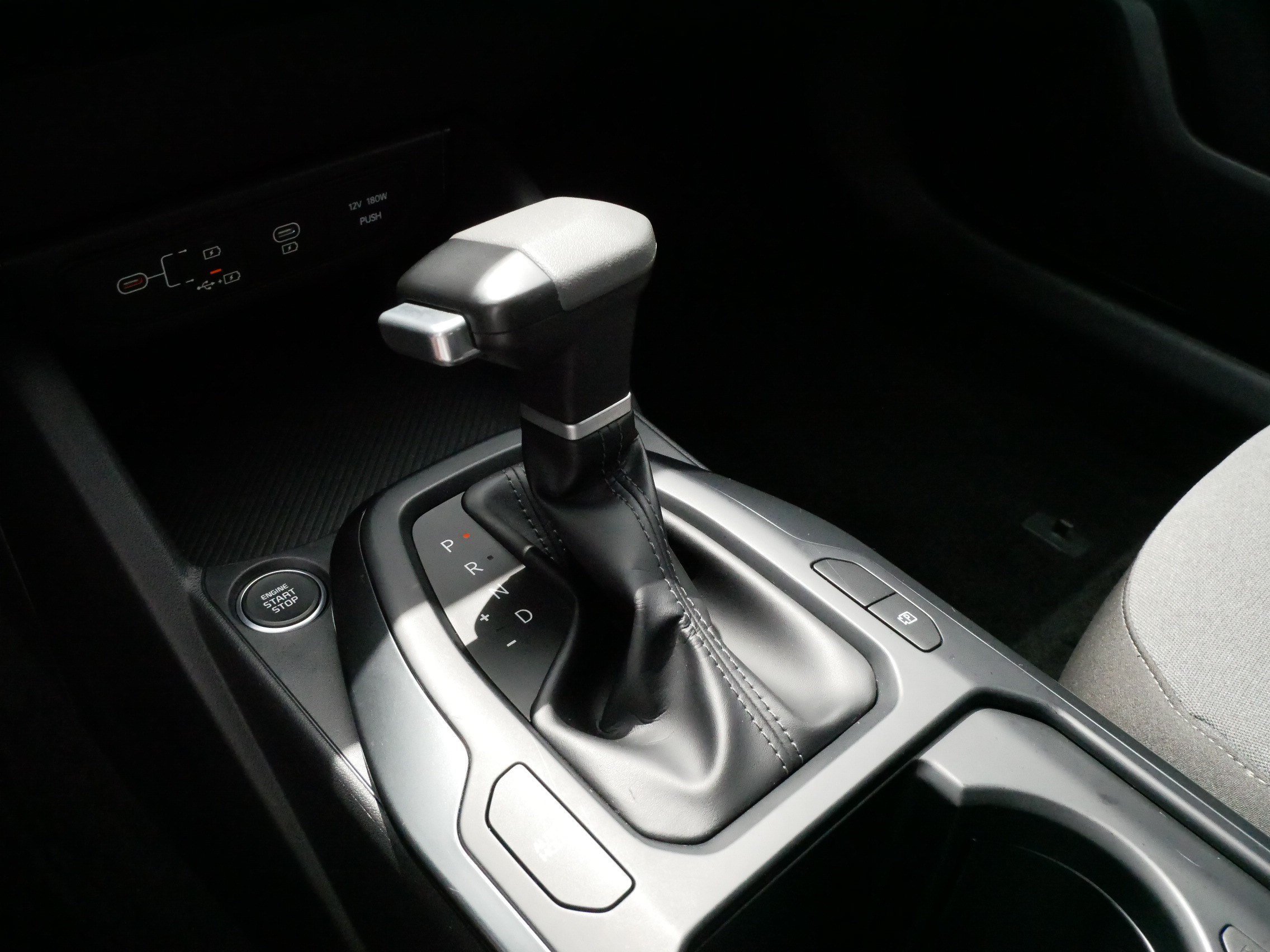 Used 2025 Snow White Pearl Kia LXS image 24