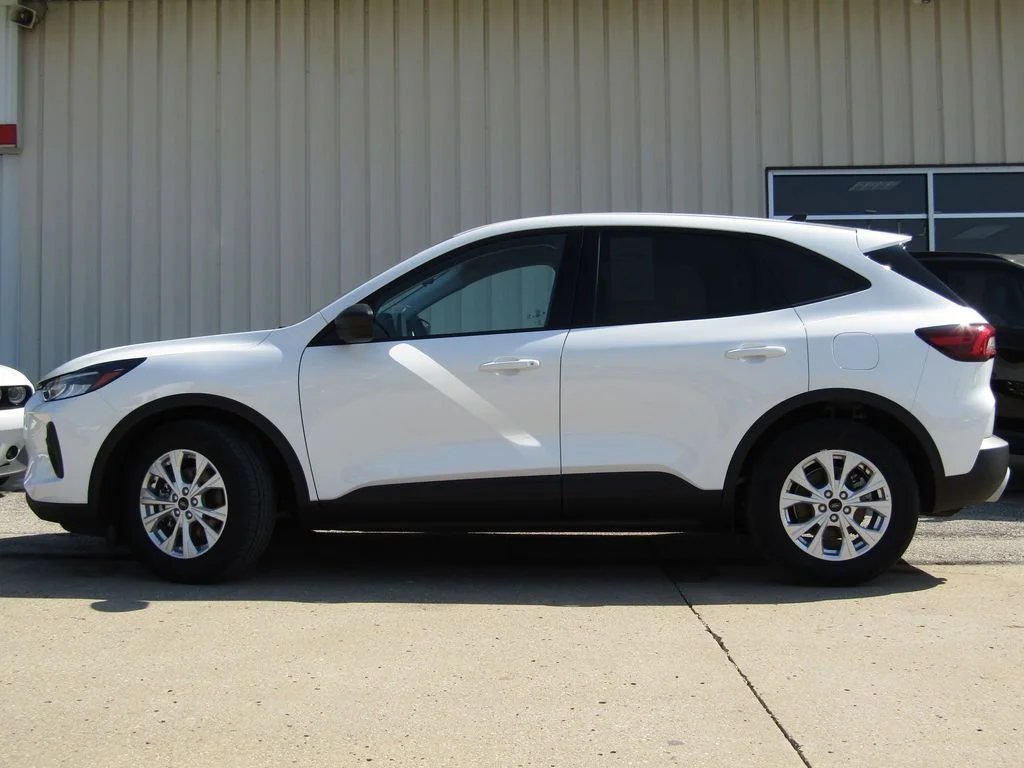 Used 2025 White Ford Active image 11