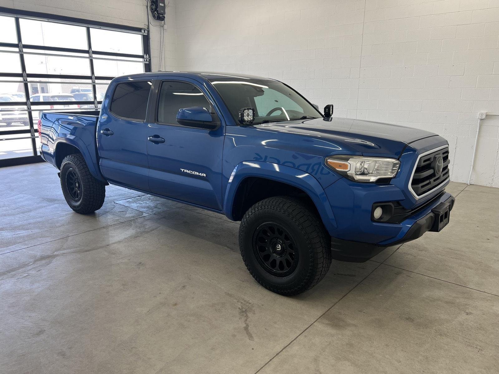 Used 2018 Blazing Blue Pearl Toyota SR5 V6 image 5