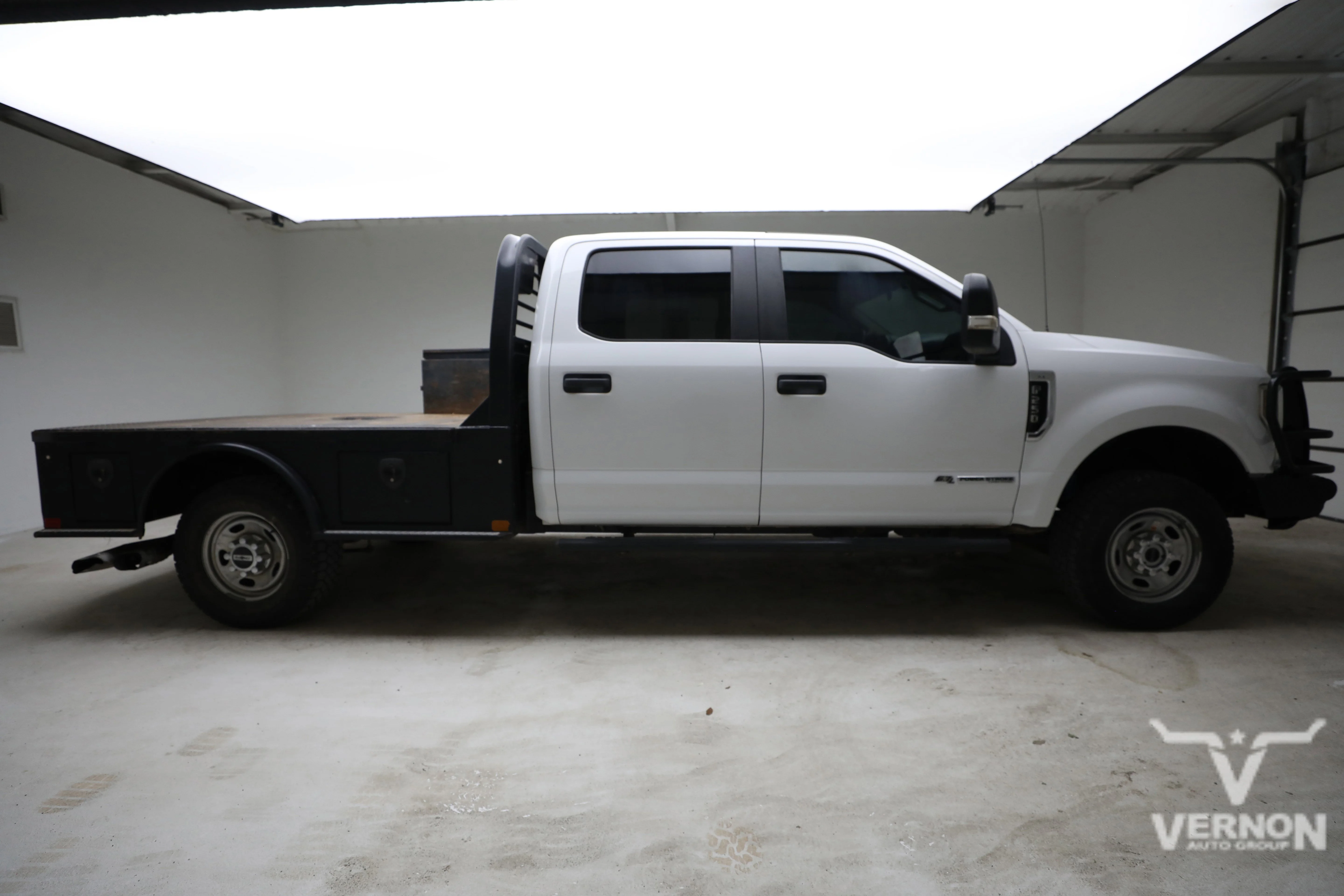 Pre-Owned 2018 Ford Super Duty F-250 XL Crew Cab 4x4 Flatbed