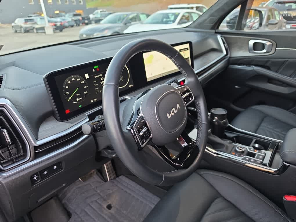 Used 2025 Wolf Gray Kia X-Line SX Prestige image 16
