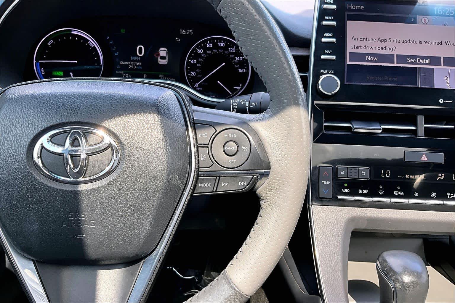 Used 2020 Wind Chill Pearl Toyota Hybrid Limited image 49