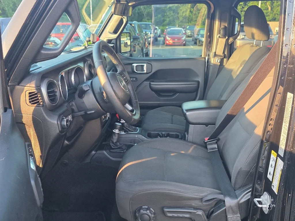 Used 2018 Black Clear Coat Jeep Unlimited Sport S image 32