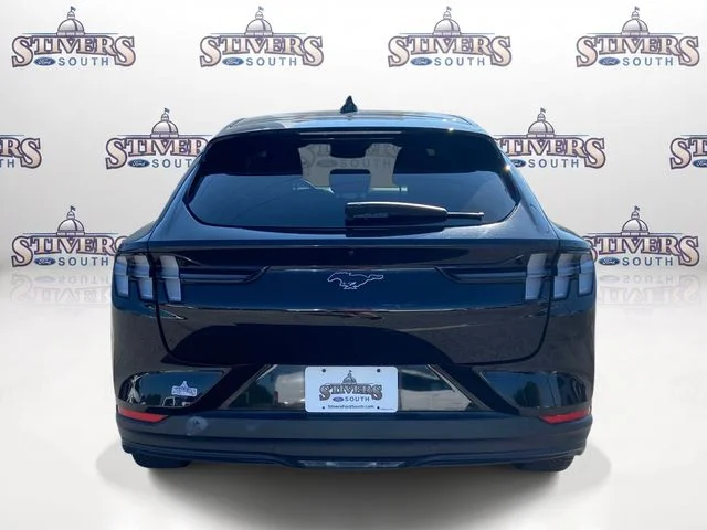Used 2023 Black Ford Select image 4