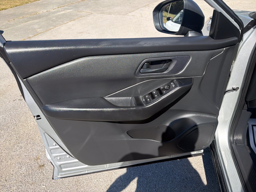 Used 2024 Silver Nissan S image 12