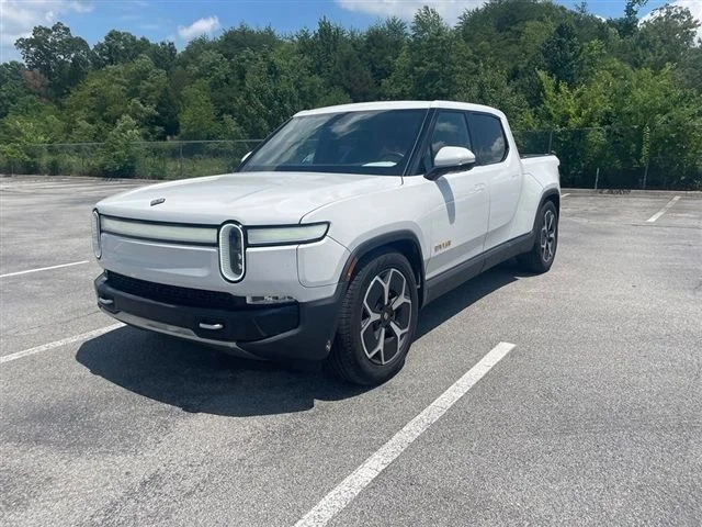 Used 2022 White Rivian Adventure image 1