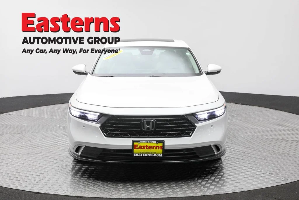 Used 2024 White Honda Touring image 2