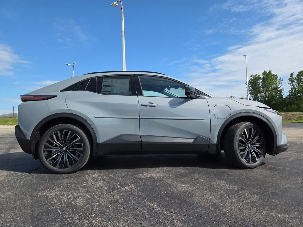 2026 Toyota C-HR XSE - Photo 24