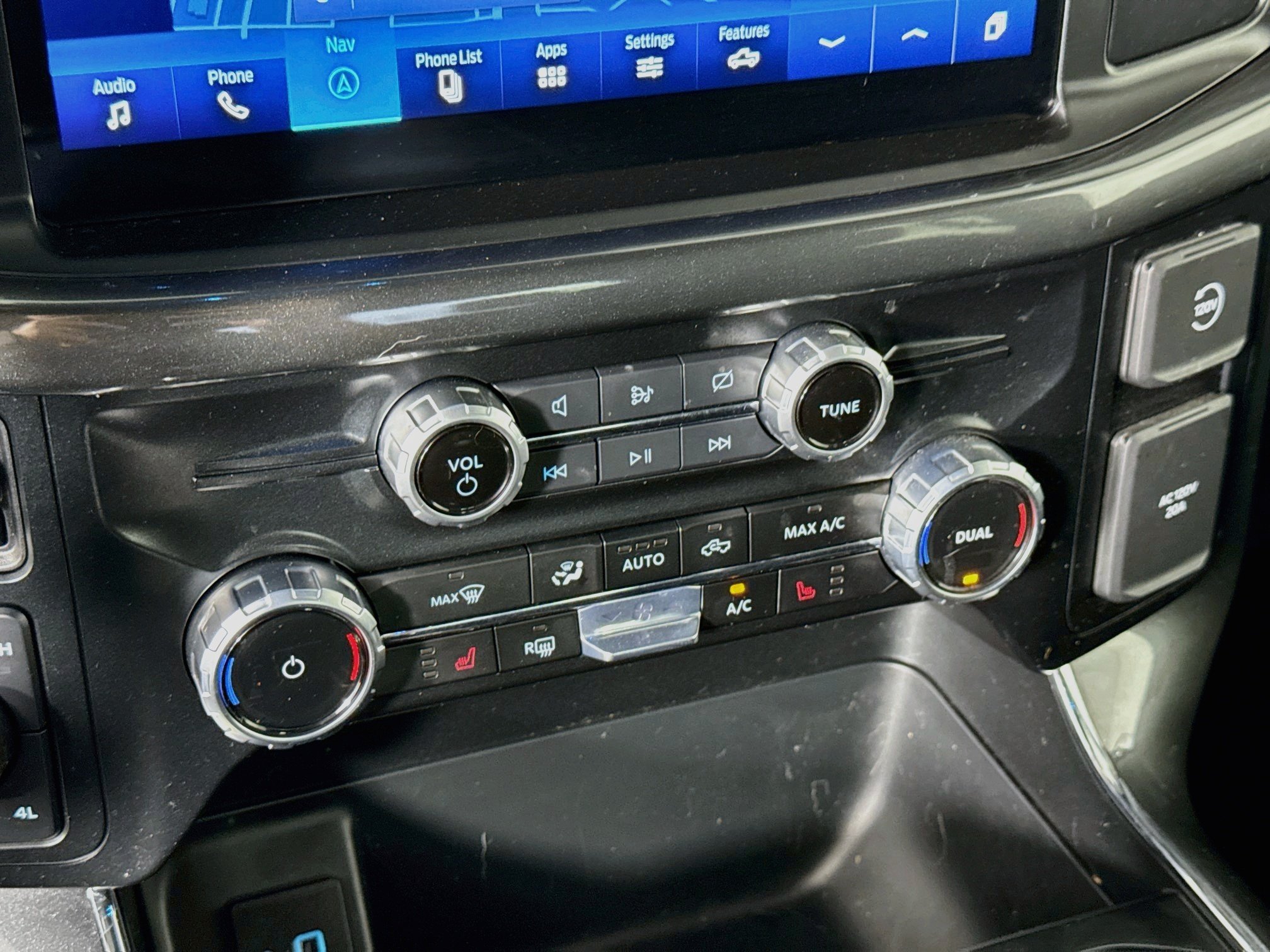 Used 2023 Agate Black Metallic Ford XLT image 16