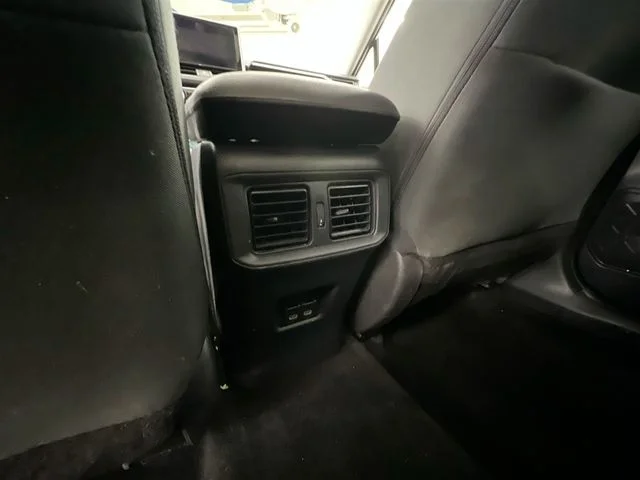 2024 Toyota RAV4 XLE - Photo 19