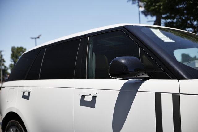 New 2026 Fuji White Land Rover SE 7 Seats image 15