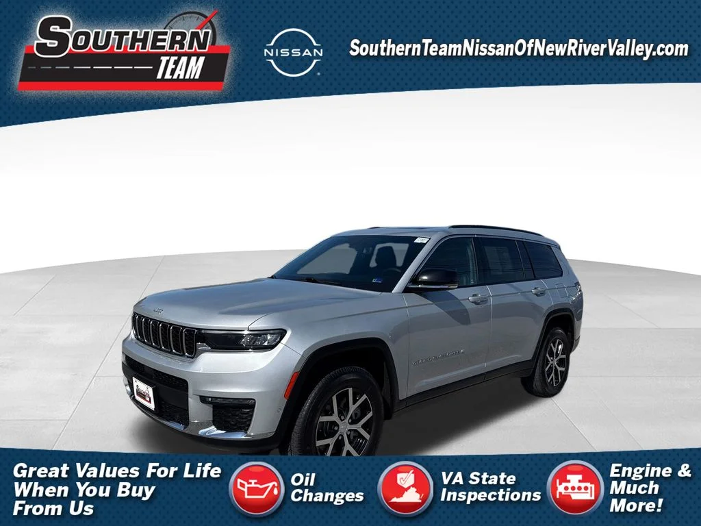 Used 2024 Silver Jeep Limited image 1